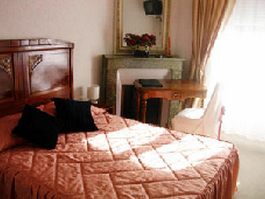 Arcantis Hotel Metropole Châtel-Guyon الغرفة الصورة